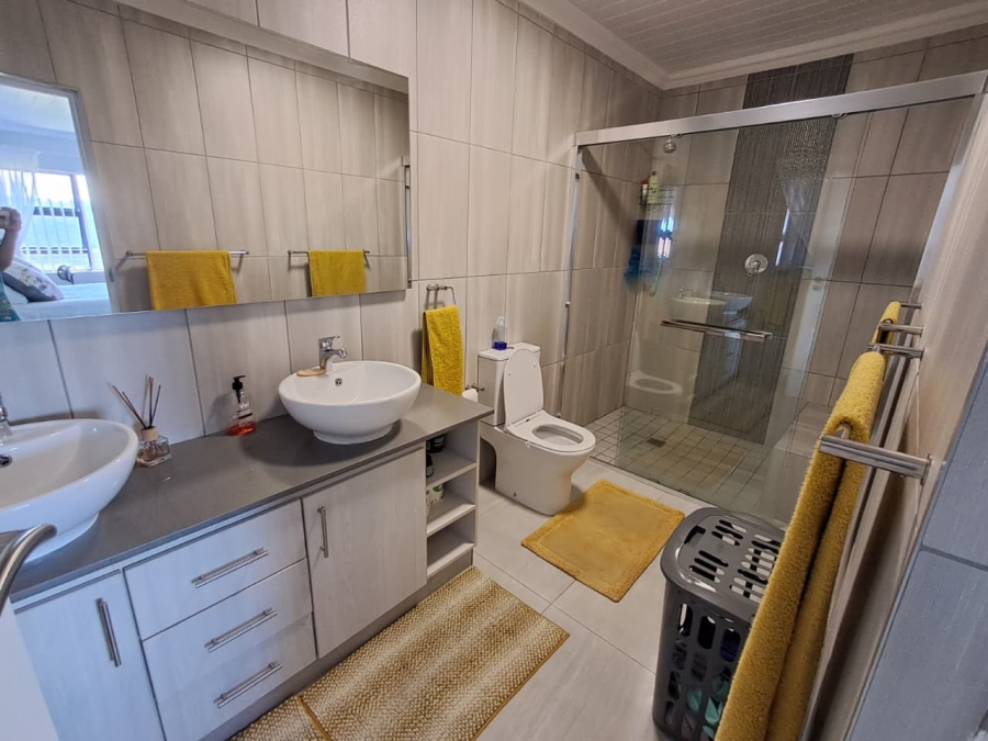 3 Bedroom Property for Sale in Avonddans Western Cape